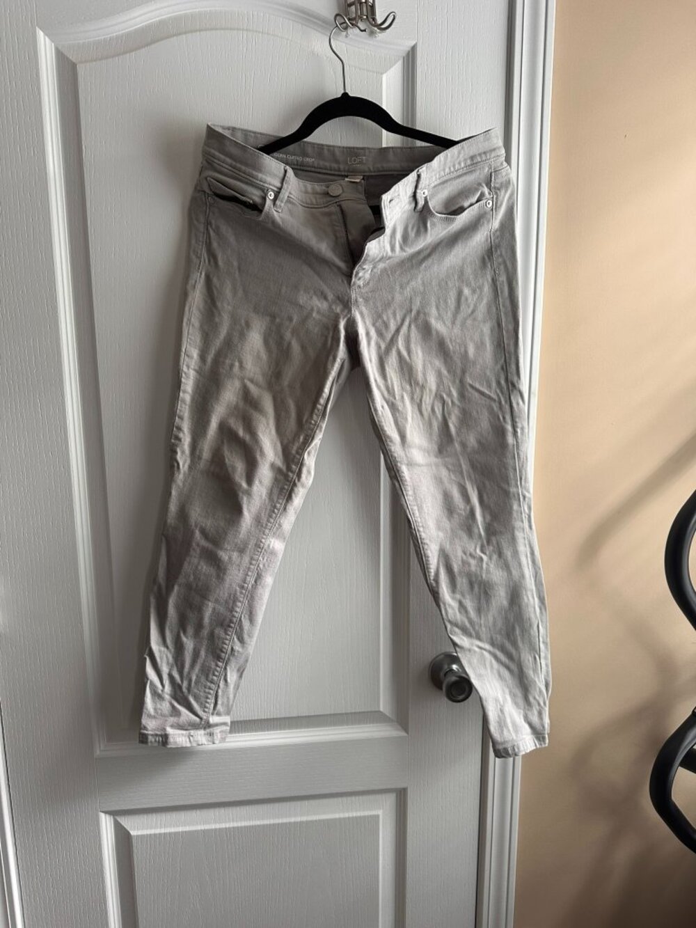 Ann Taylor Loft Grey Crop Pant Size 8